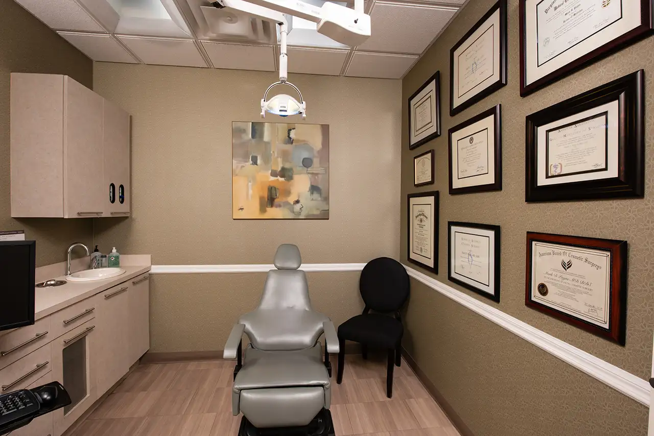 the consult room at The Pogue Center in Scottsdale